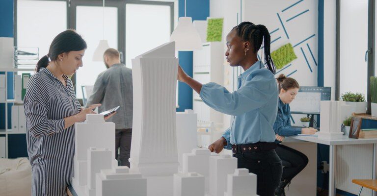 Direitos Humanos seleciona consultoria para elaborar cartilha sobre arquitetura hostil