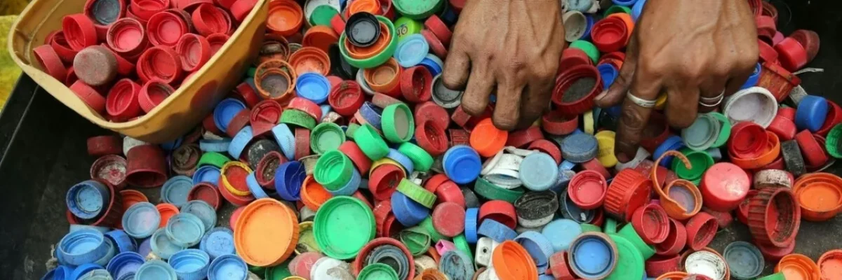 reciclagem de plástico não é solução viável e prática, aponta estudo