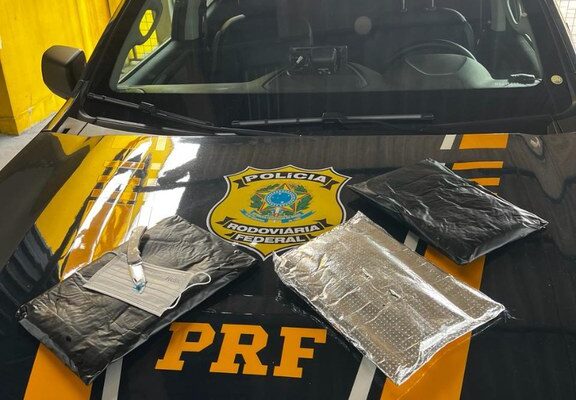 PRF em Ji-Paraná/RO detém peruano com 3,5 kg de cocaína