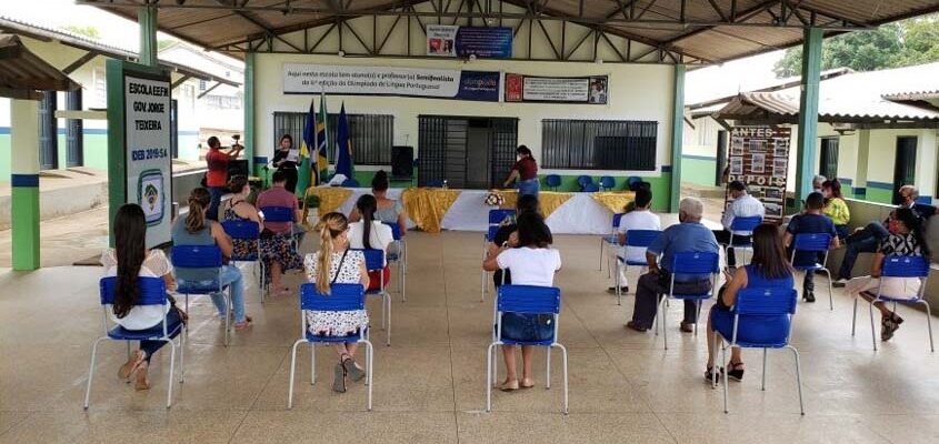 Projeto que proíbe reprodução de músicas com letras consideradas pornográficas é aprovado