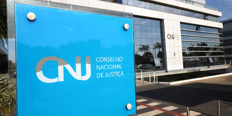 Desembargadora acusada de beneficiar conhecido em concurso público é afastada