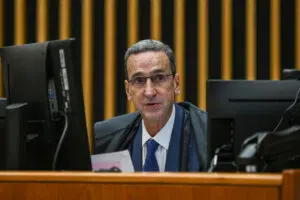 STJ homologa sentença italiana e manda prender amigo de Robinho