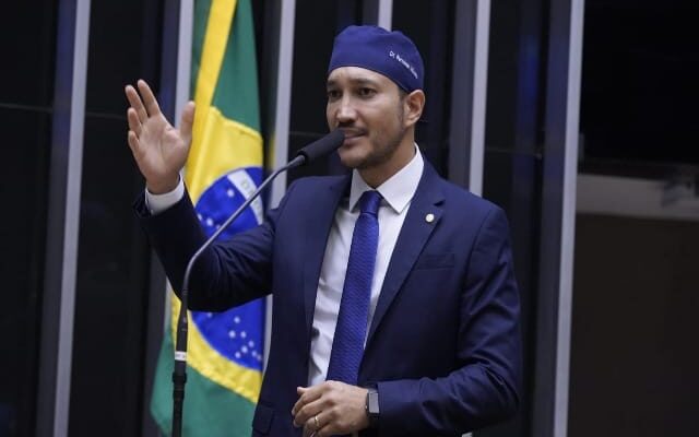 Fernando Máximo é o 11° mais gastador de cota parlamentar
