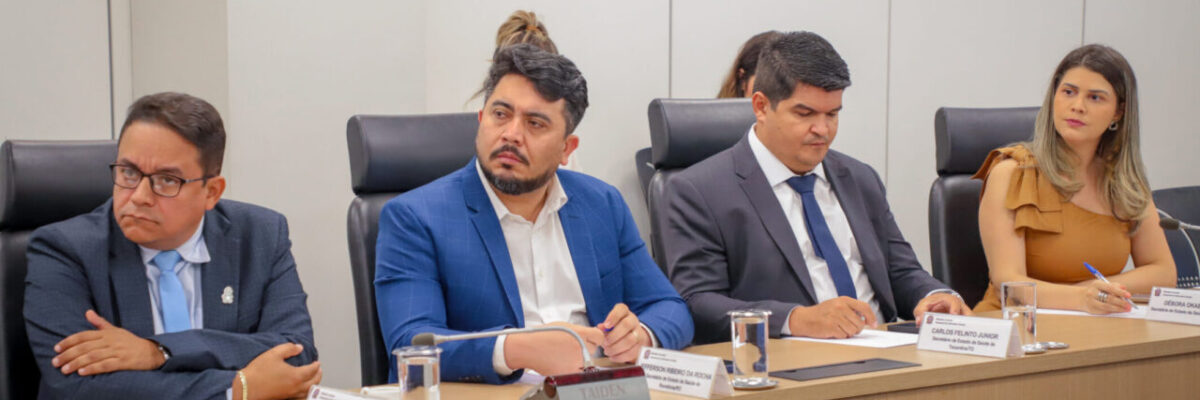 Governo de RO se reúne com o Ministério da Saúde para apoio às regiões atingidas pela crise hídrica e incêndios, em Brasília