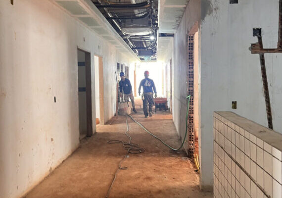Obras no Hospital de Guajará-Mirim avançam com instalações e serviços de infraestrutura