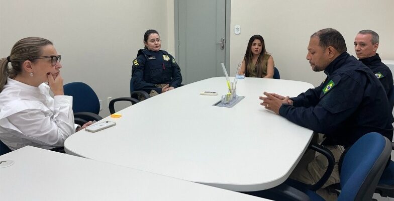 MP e PRF discutem estratégias de atuação conjunta em Pimenta Bueno