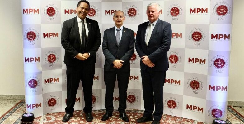 MPRO prestigia cerimônia de posse do novo Procurador-Geral de Justiça Militar em Brasília