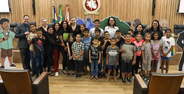 Crianças da Associação Luz do Alvorecer visitam sede do Ministério Público de Rondônia