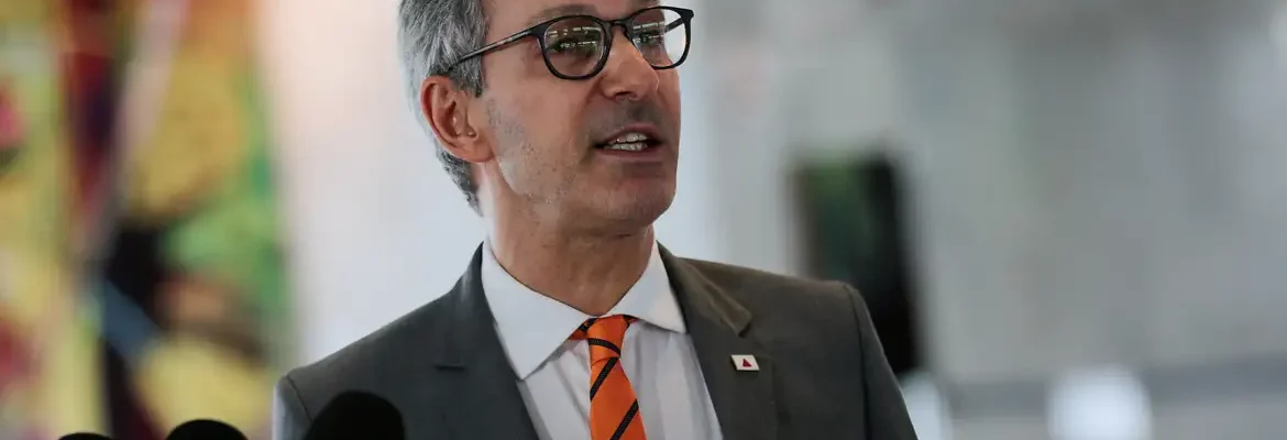 Zema defende no STF posição de não cobrar vacina em escolas de Minas