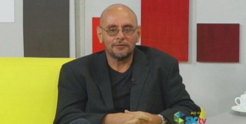 Justiça do Trabalho outorga insígnia ao professor Marco Teixeira