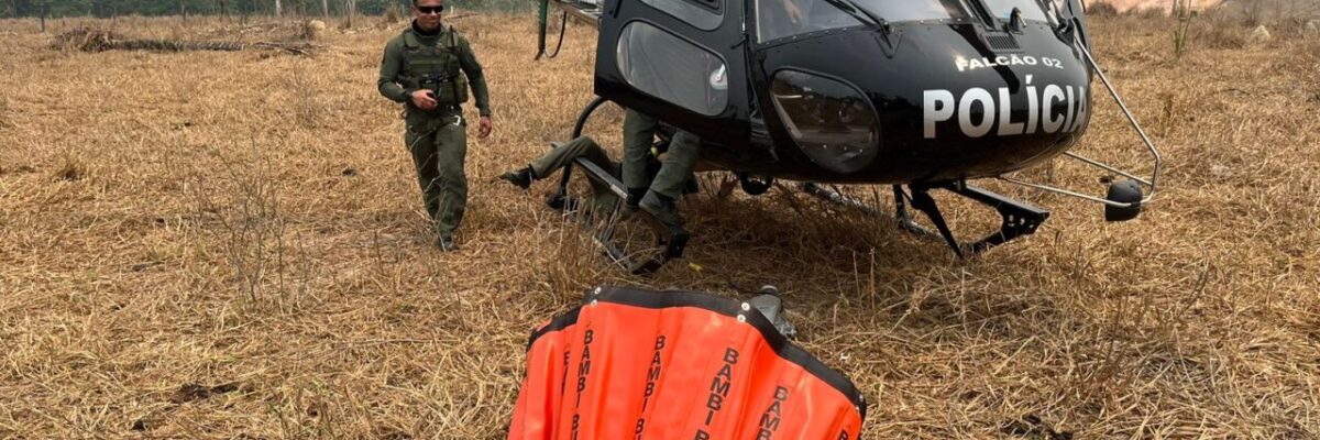 Governo de RO reforça combate aos focos de incêndio no Parque Guajará-Mirim com uso do helicóptero Falcão 2