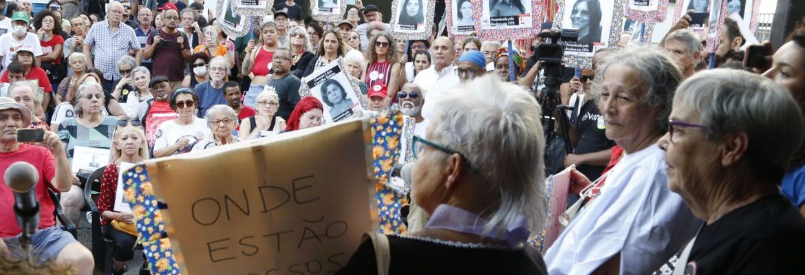 Caminhada em São Paulo lembra golpe militar e faz homenagem às vítimas
