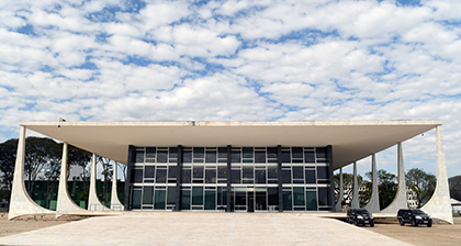 STF prorroga por mais 180 dias inquérito que investiga autores intelectuais e instigadores dos atos de 8 de janeiro
