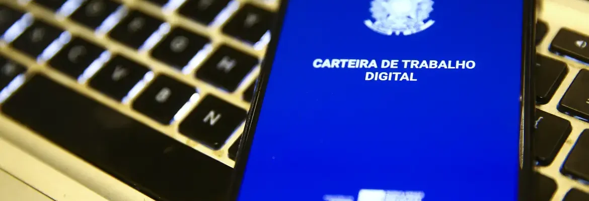 Brasil registra mais de 244 mil empregos formais em março