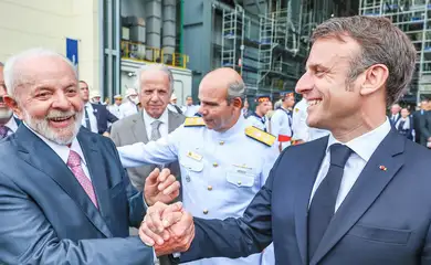 Macron chega ao Planalto para último dia de agenda no Brasil