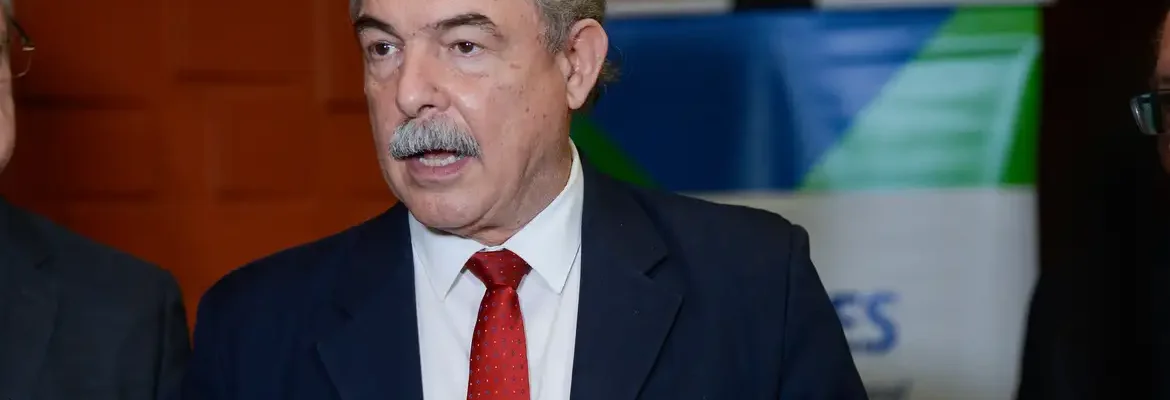 “Navio terá multa se não descarbonizar combustível”, alerta Mercadante