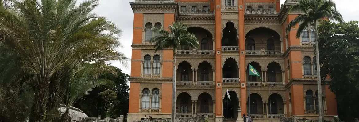 Bio-Manguinhos abre simpósio sobre futuro da produção de vacinas