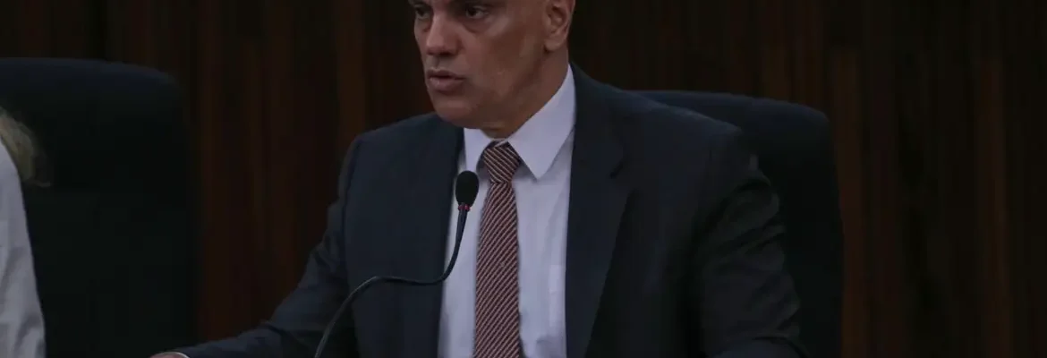Moraes defende punição às big techs que induzirem voto