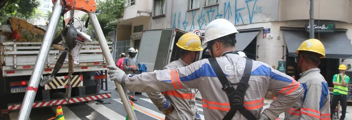 Enel é condenada a indenizar clientes por apagão de novembro em SP
