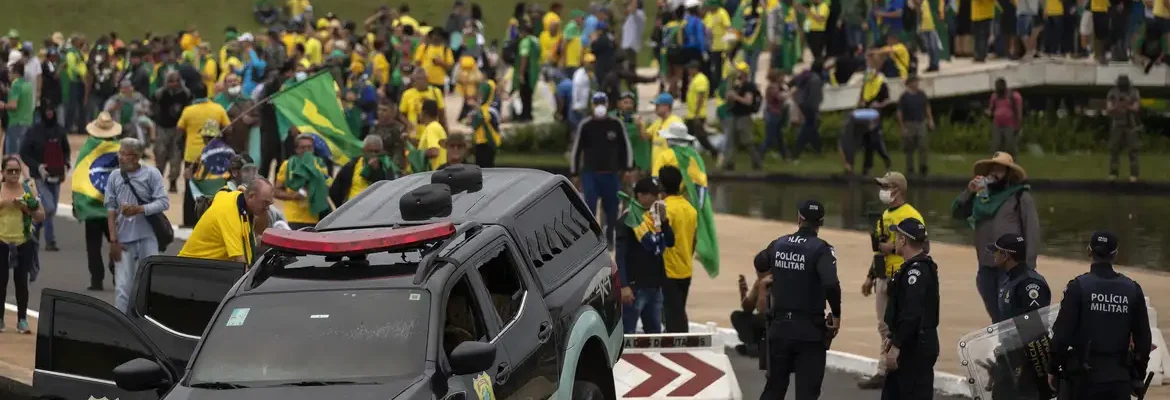 Moraes determina extradição de foragidos do 8/1 que estão no exterior