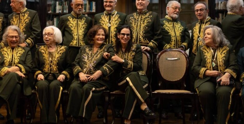 Lilia Schwarcz passa a integrar Academia Brasileira de Letras