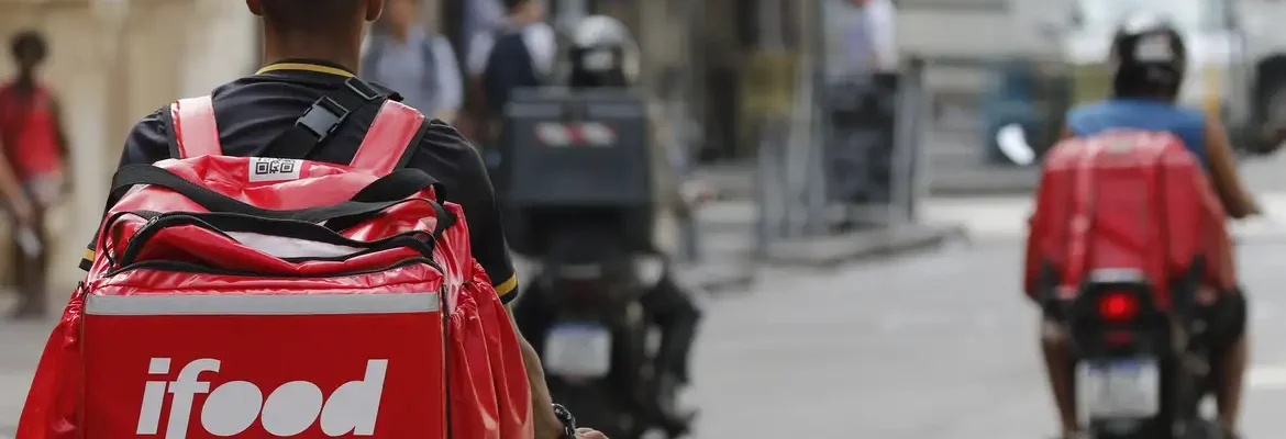 Trabalhador de aplicativo: sem proteção social, mas contra a regulação