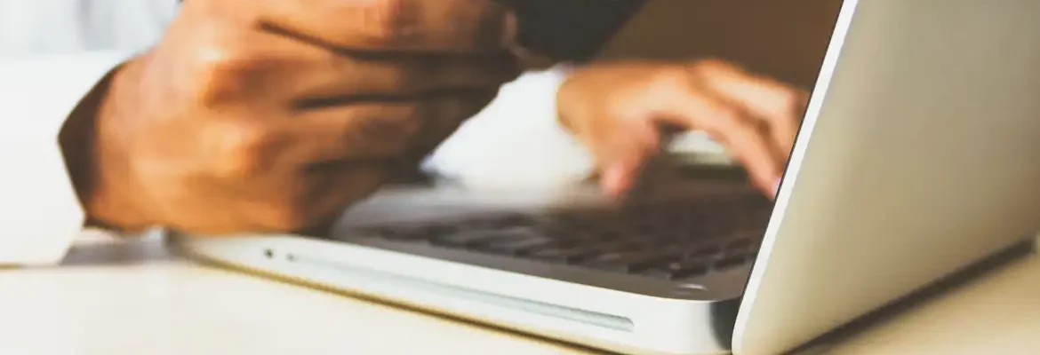 Juros do cartão de crédito caem em fevereiro