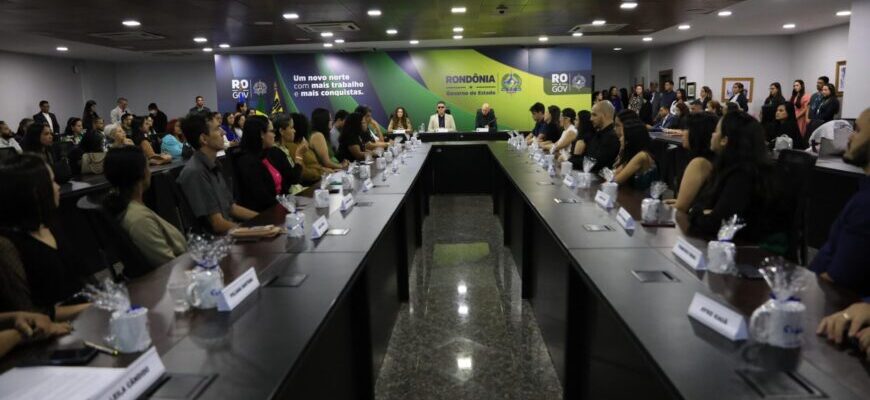 Liderança na alfabetização infantil; lançamento do Flor do Maracujá e posse de novos servidores estão entre as ações do Governo de RO