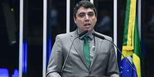 Justiça afasta presidente do Conselho da Petrobras do cargo