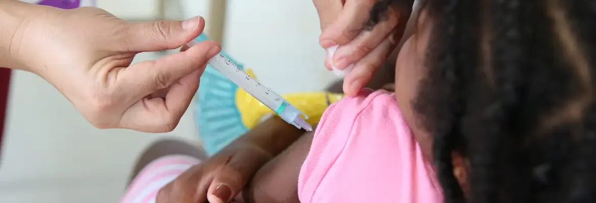 Projeto que institui vacinação nas escolas vai à sanção presidencial